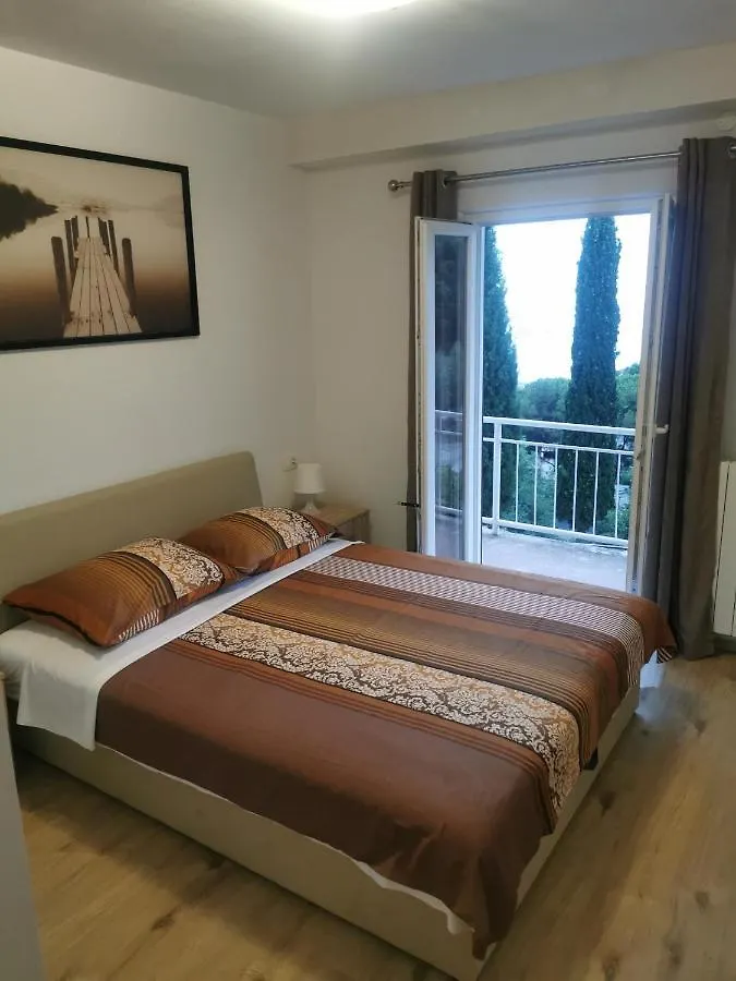 Apartments Marija Rabac 0*,